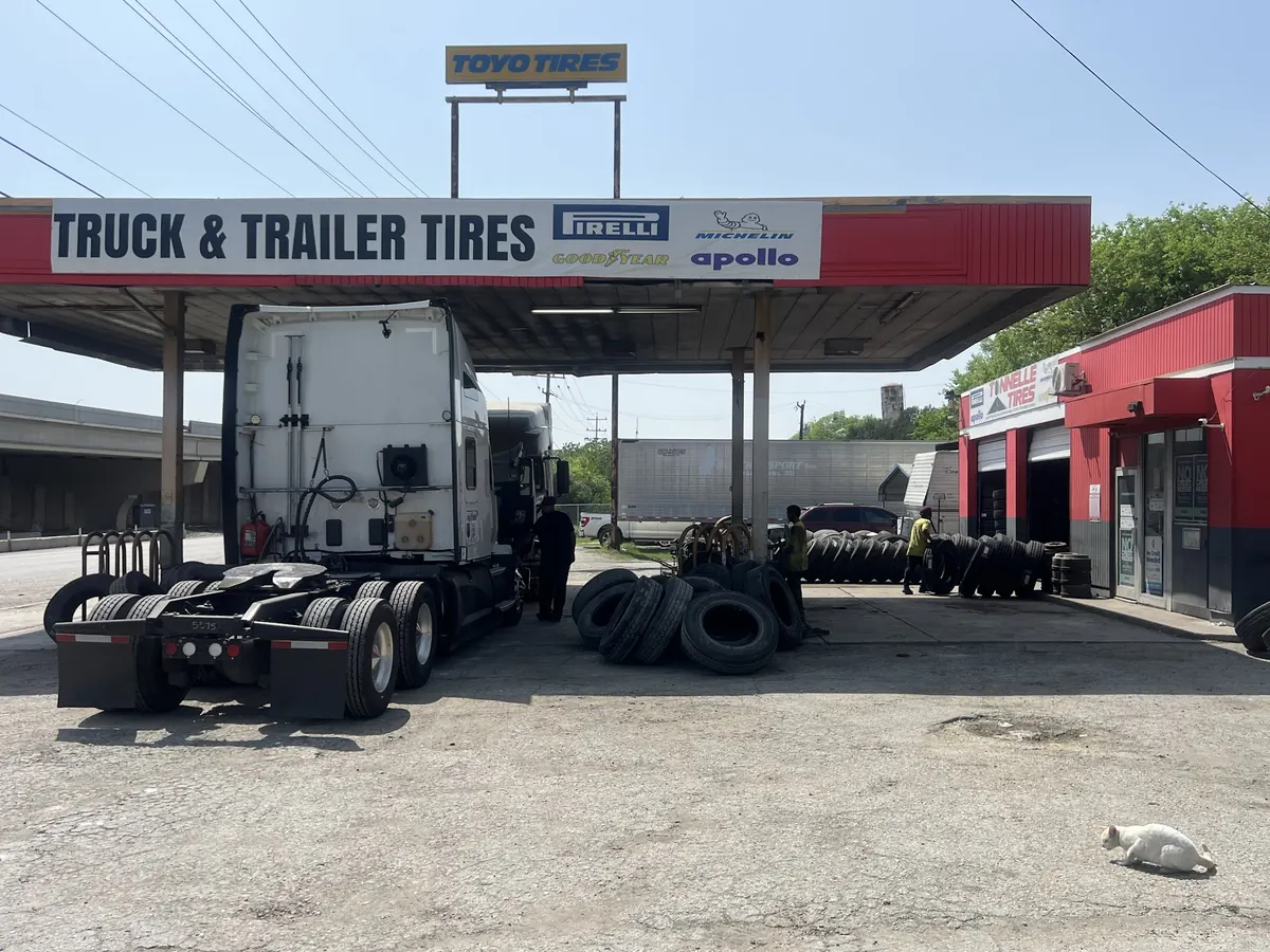 Tonnelle Tires lot in San Antonio, TX